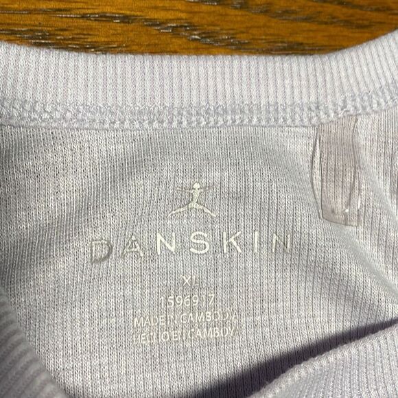 Lot of two Danskin soft rib knit tank tops one gray, one lavender XL - Picture 7 of 13